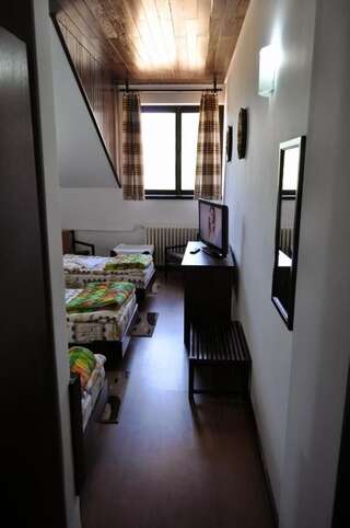 Отель Hotel Komovi Андриевица Трехместный номер-2